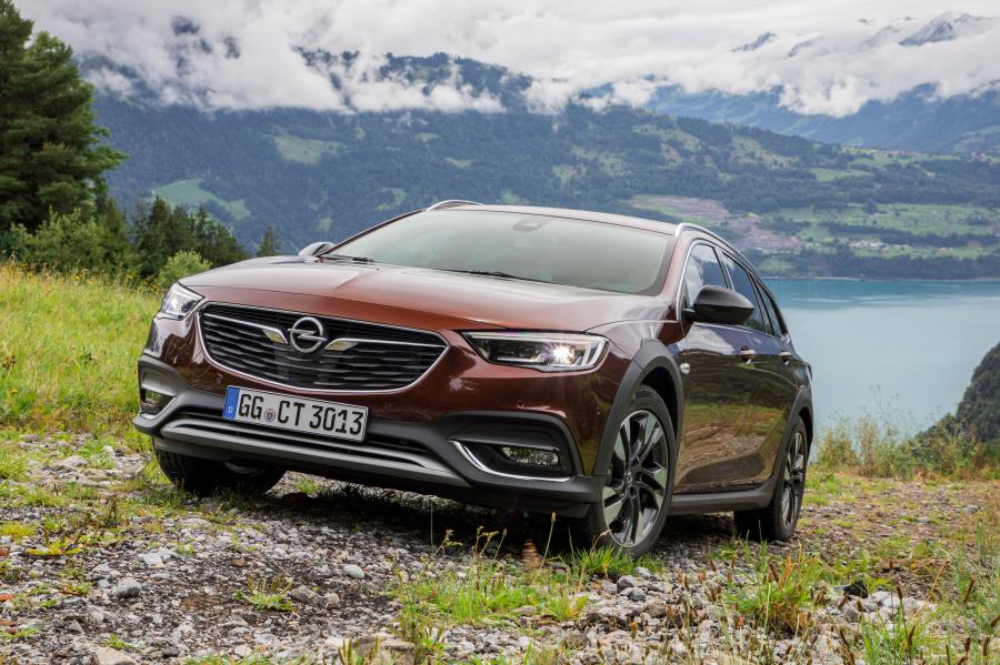  Opel Insignia Country Tourer Turbo D 4x4 Exclusive 2017 года  (фото 14 из 42)